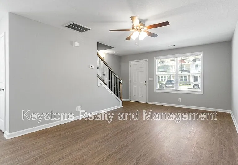 206 Woodland Valley Ln — Photo 5