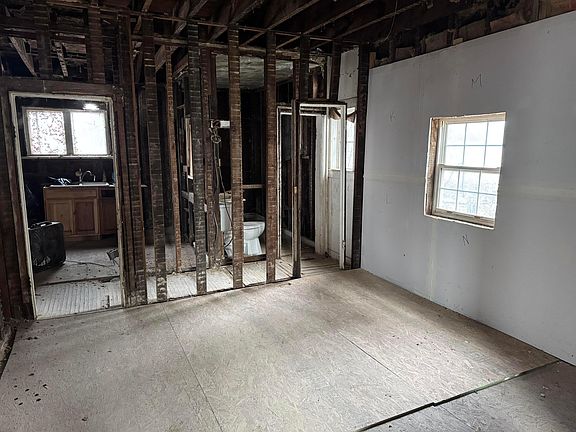 2nd image of 223 Hedges St