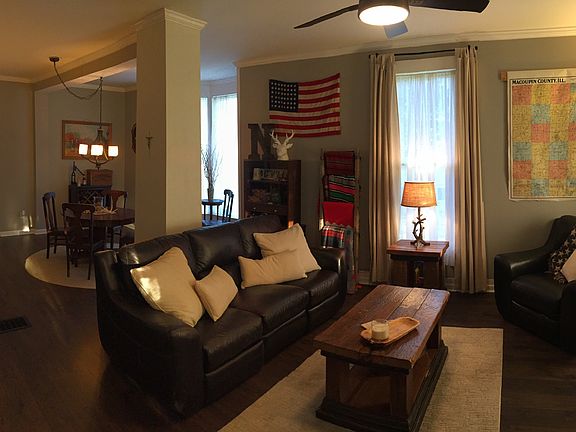 3rd image of 225 College Ave