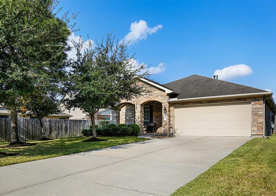 1st image of 20180 Southwood Oaks Dr