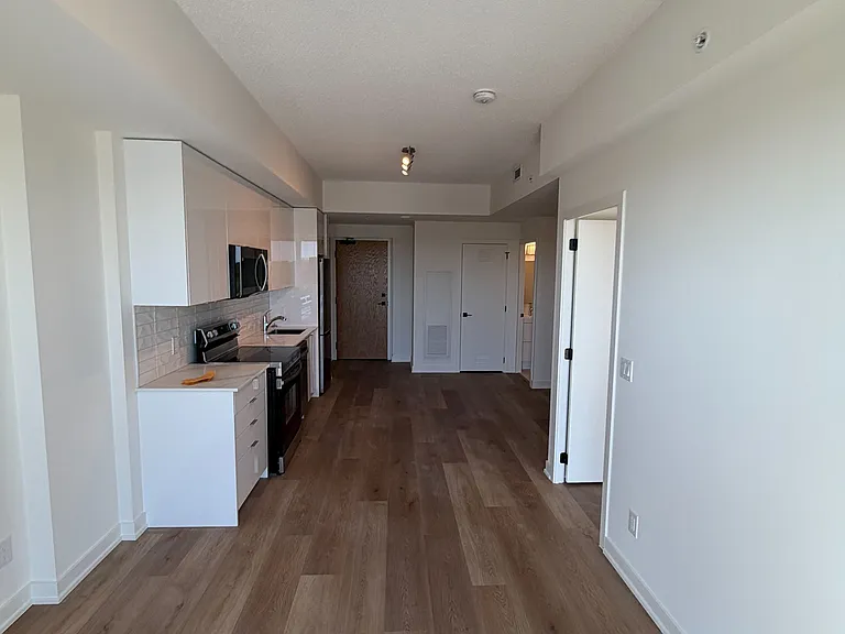 33 Erie Ave #612 — Photo 4
