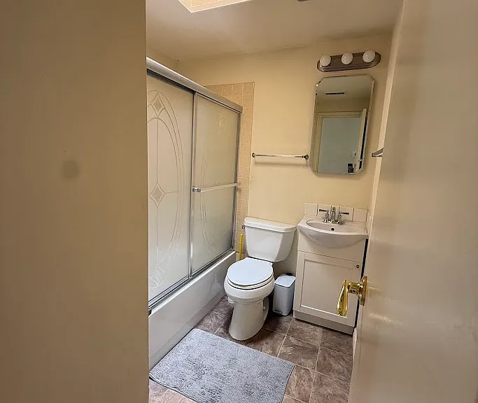 9158 Rebecca Ave — Photo 23