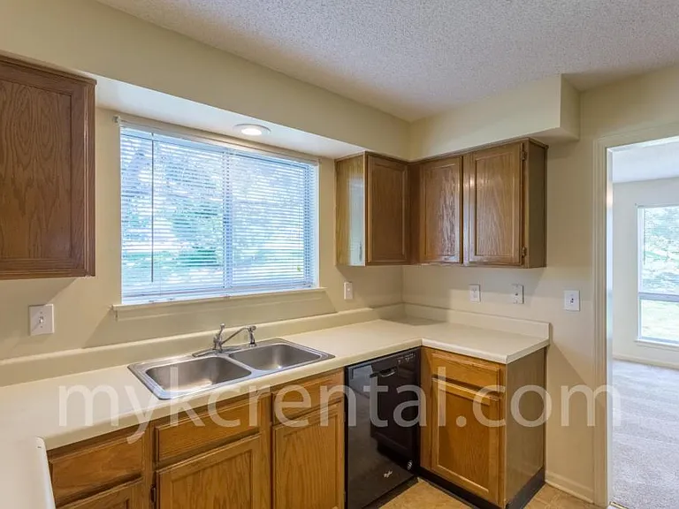 11204 Nieman Rd #101 — Photo 7
