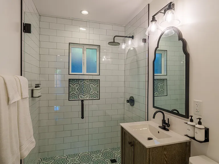 1626 Castillo St #A — Photo 11