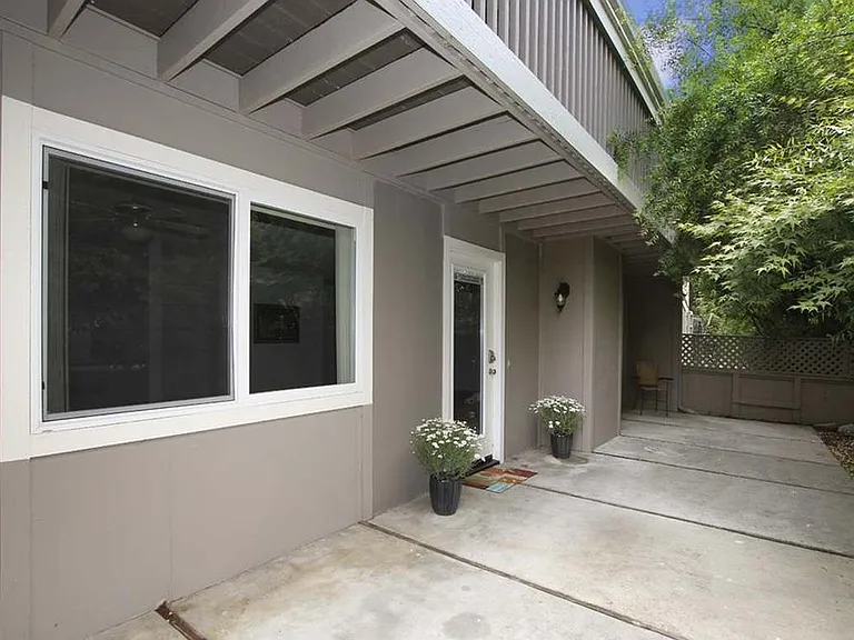 1702 Dolphin Dr — Photo 16