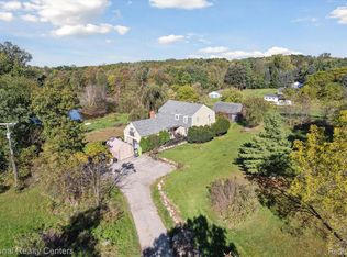 27293 Martindale Rd, South Lyon, MI 48178