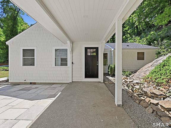 5th image of 224 Ramapoo Road
