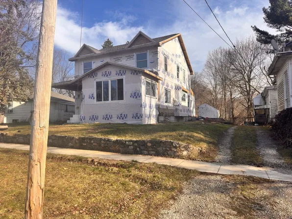109 Wood St, Three Rivers, MI 49093
