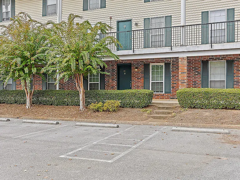 2 bed, 950 sqft, $1,250 — Photo 2
