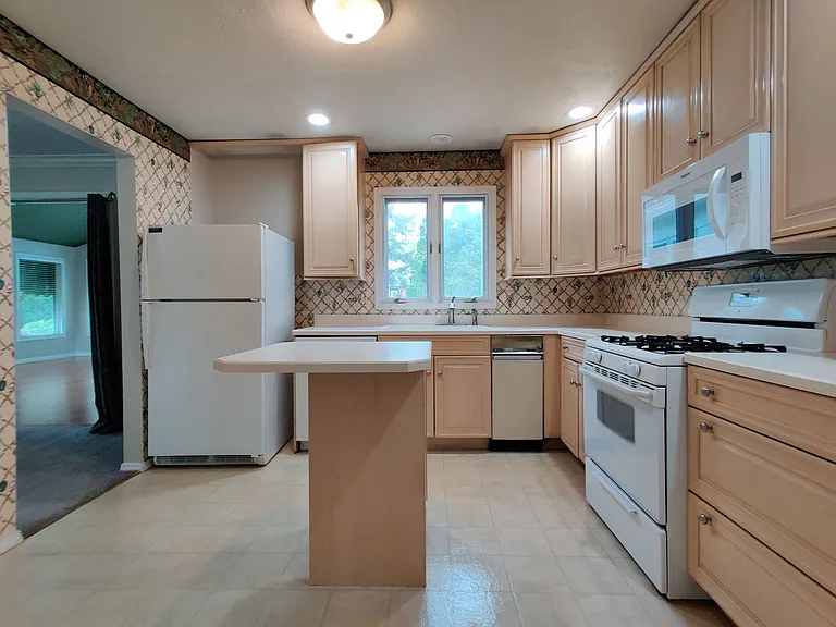 301 S Regency Dr — Photo 38