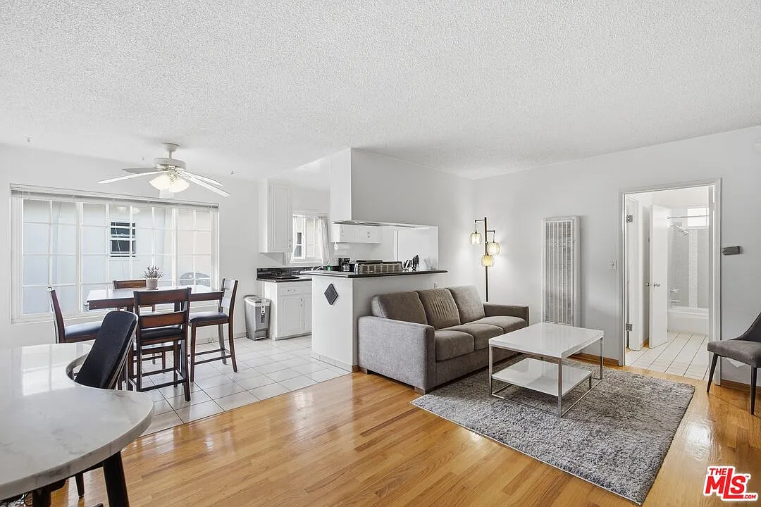 1 bed, 1.0 bath, 700 sqft, $2,295 — Photo 1