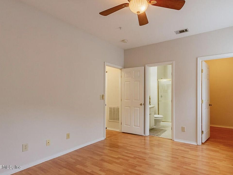 1st image of 13810 Sutton Park Dr N APT 1228