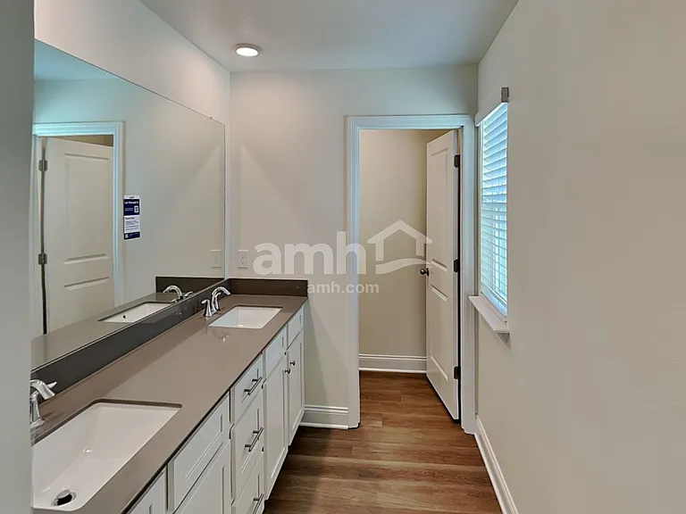 1072 Grafton Ridge Dr — Photo 13