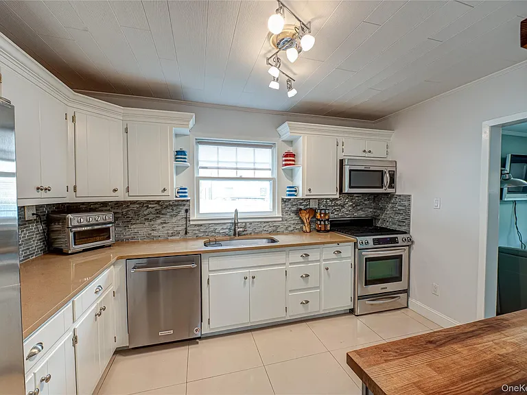 53 Waterside Ave — Photo 10