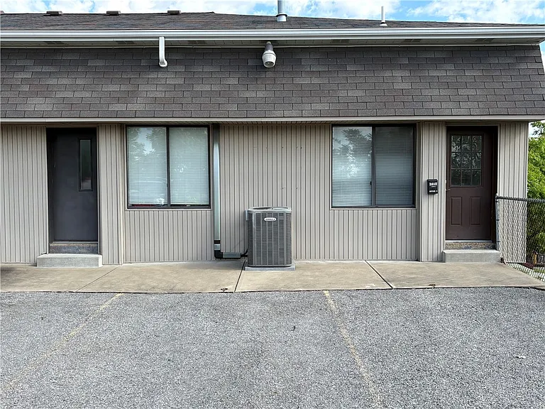 3019 S Park Rd #3 — Photo 1