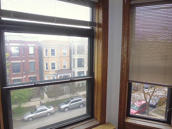 3rd image of 912 W Newport Ave APT 3
