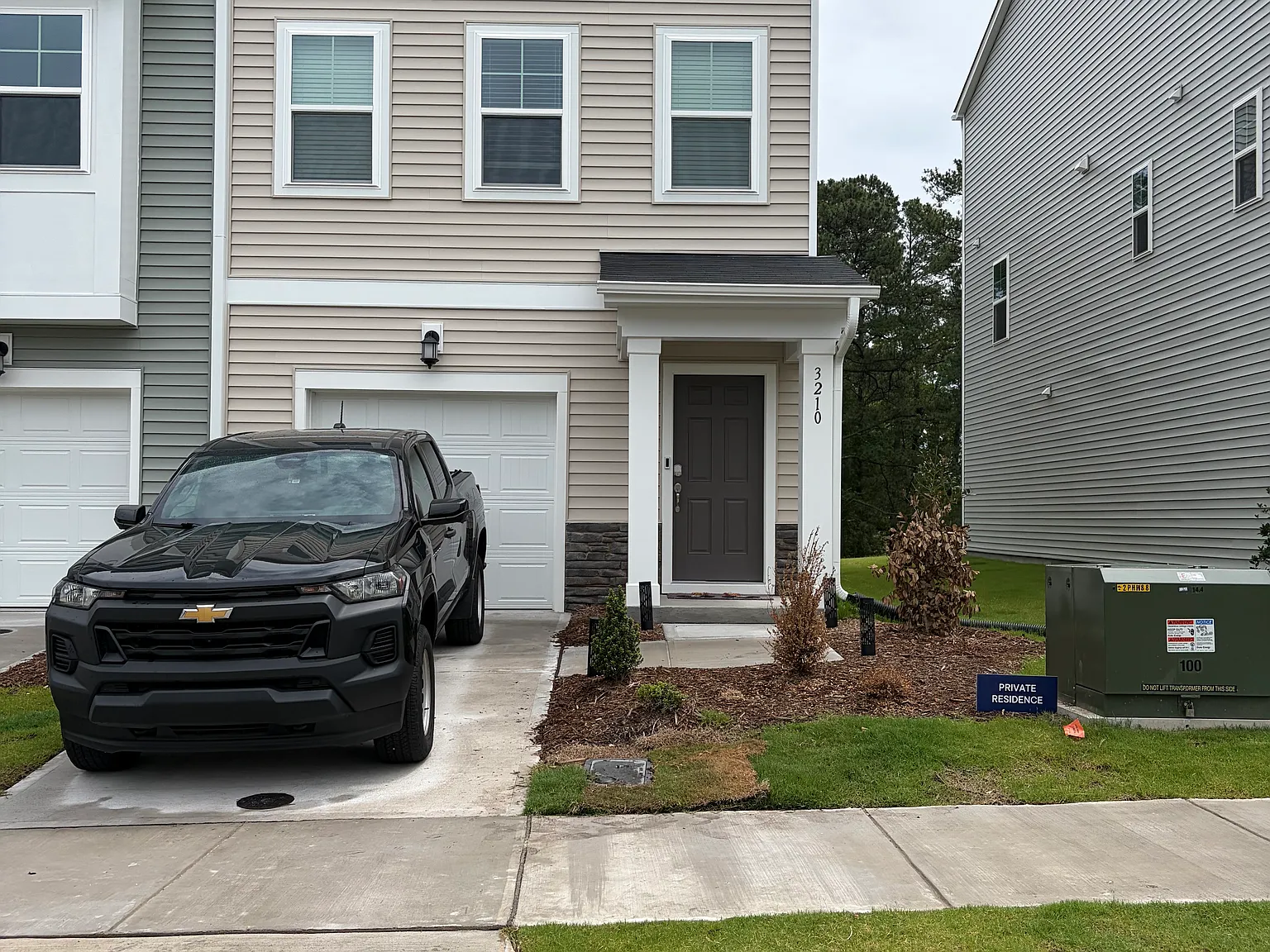 3 bed, 3.5 bath, 1920 sqft, $2,400 — Photo 1