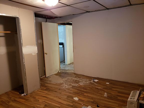 5th image of 544 Henry St