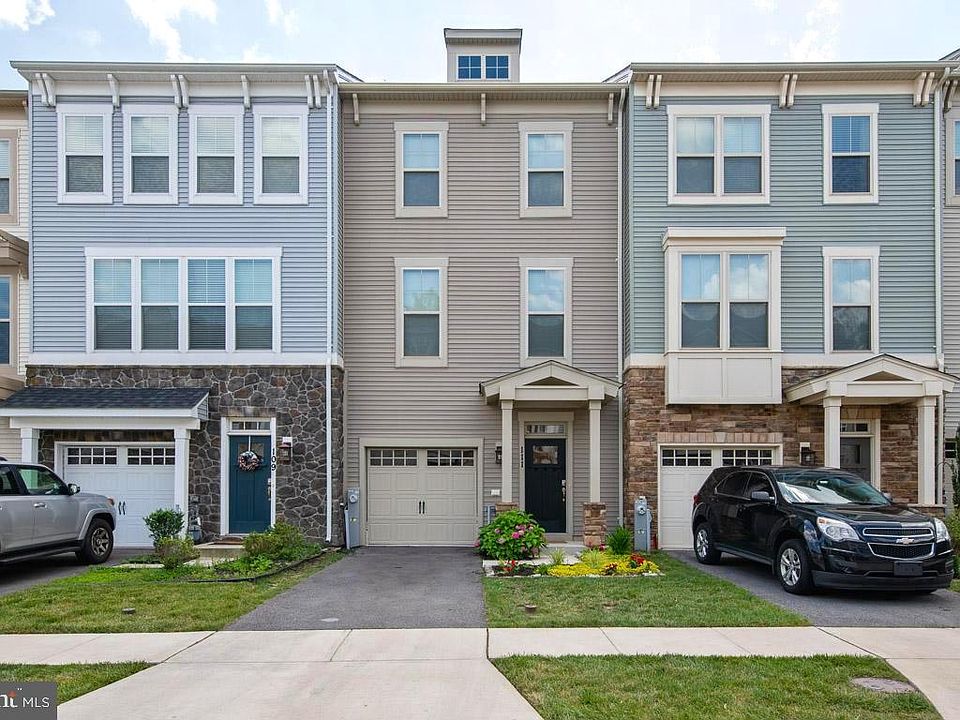 1st image of 111 Nandina Ln