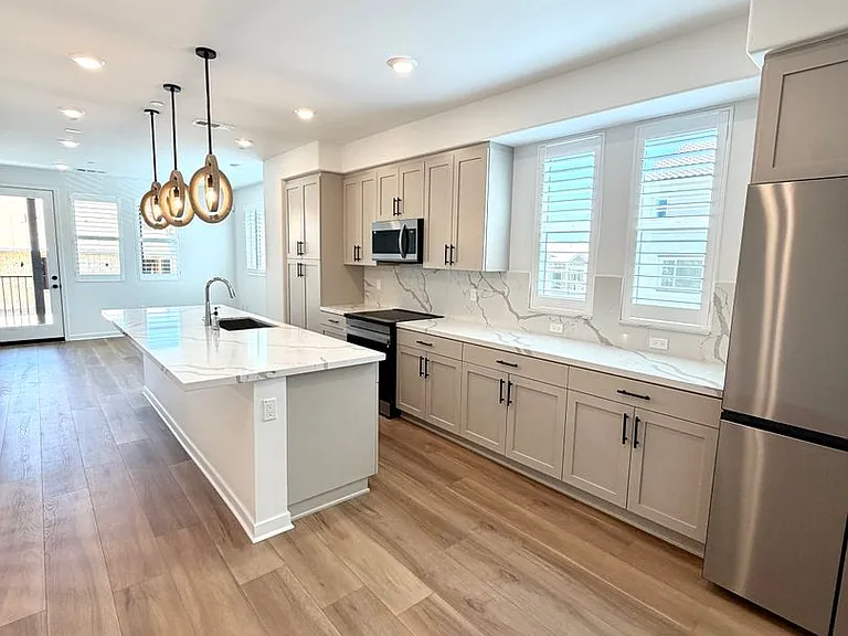 135 Evergreen Ln — Photo 12