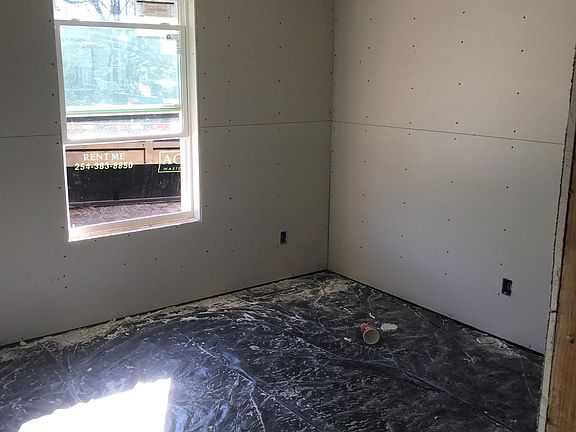 5th image of 120 Hillcrest Dr