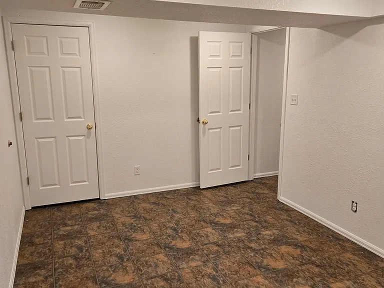 11657 Lincoln St — Photo 3