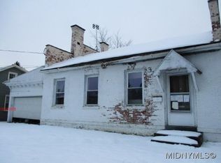 23 Mill Pl, New York Mills, NY 13417