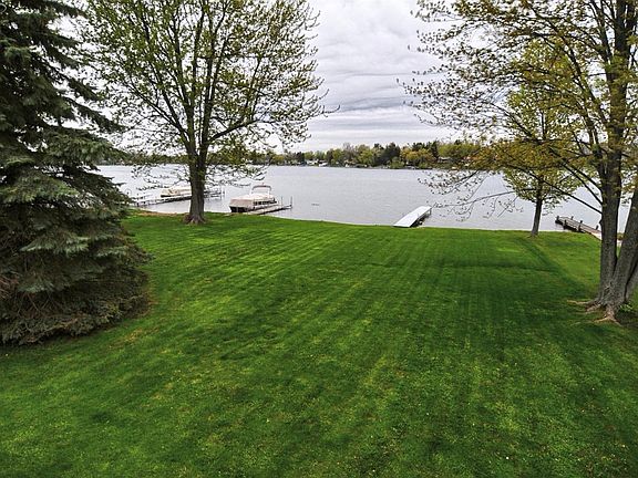 3rd image of 6120 Lakeview Park Dr