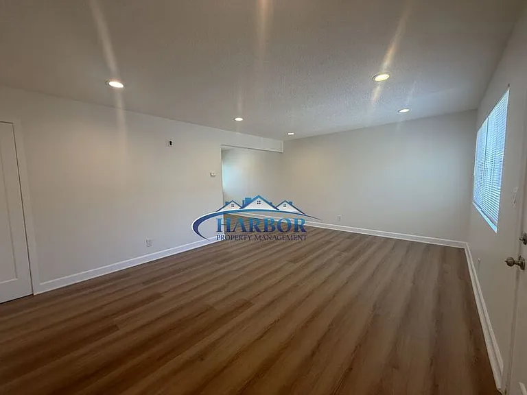 539 E 223rd St #543 — Photo 2