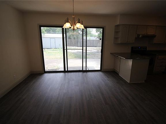 5th image of 2328 Globe Ave
