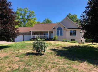 1989 Sylvan Dr, Hancock, MI 49930