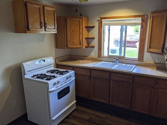 4th image of 3137 Sewell St
