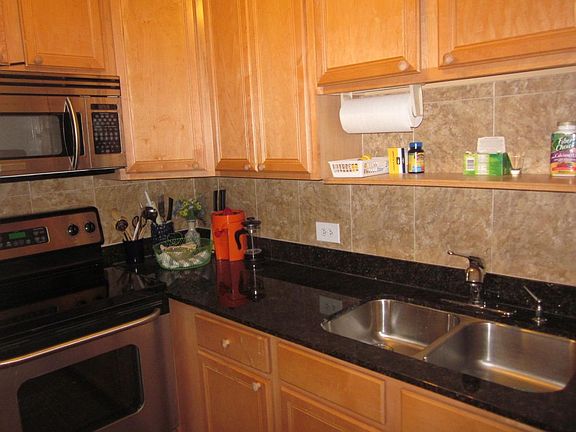 5th image of 4343 N Clarendon Ave APT 1513