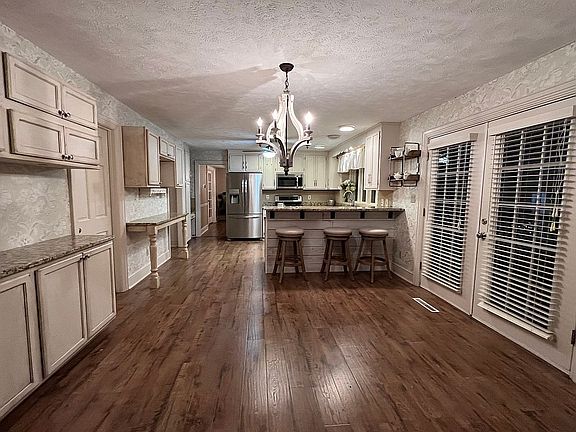 5th image of 4197 Wexford Way