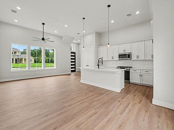 2nd image of 121 Shady Lake Dr