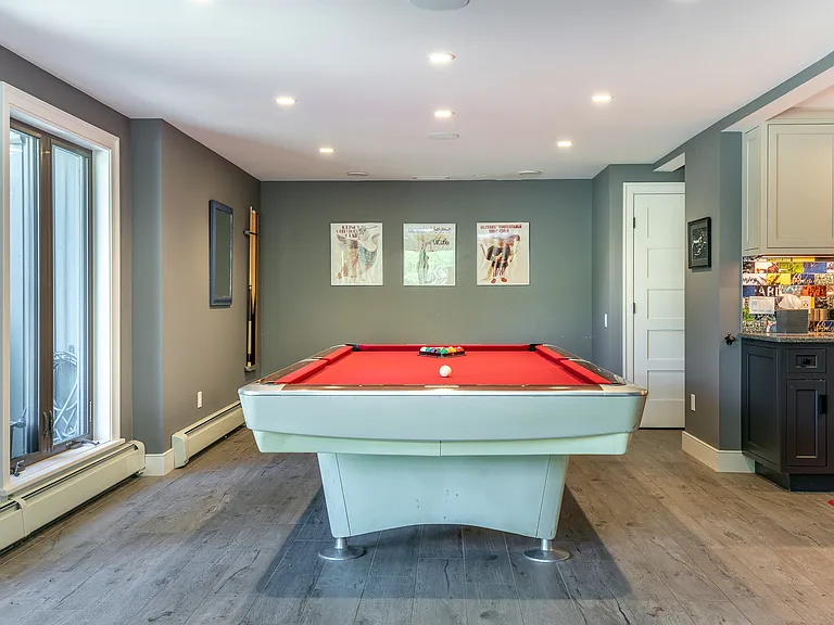 8 Cedar Point Dr — Photo 31