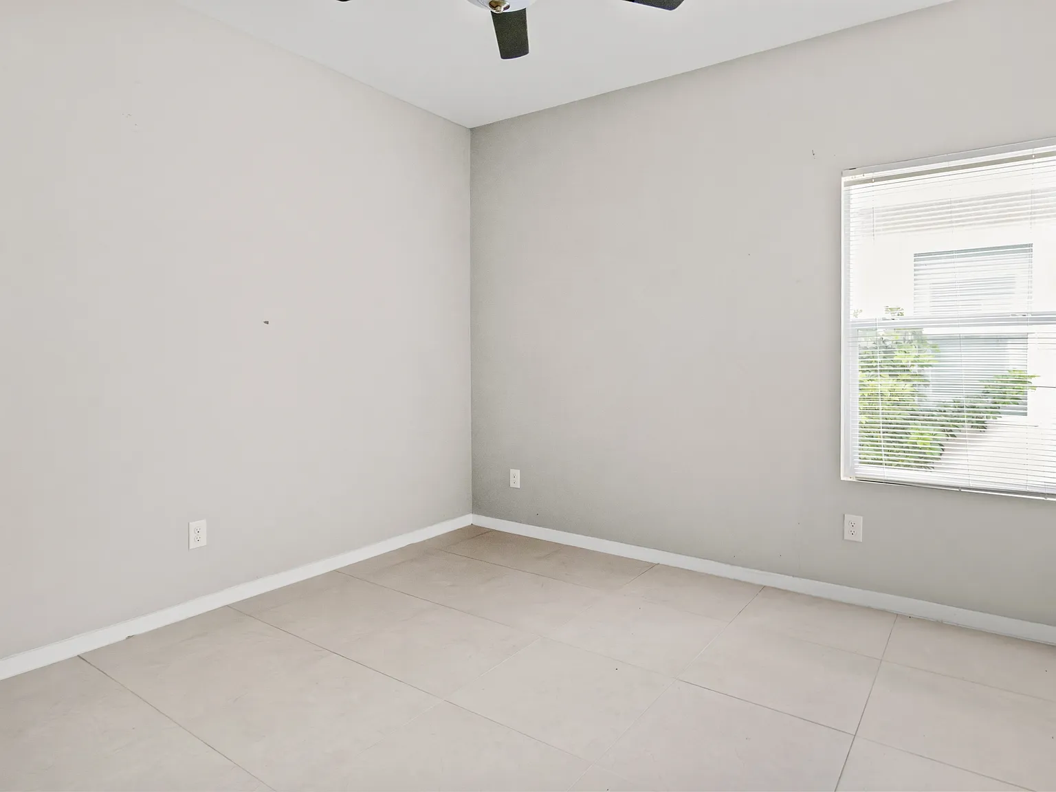 1405 Alta Vista Drive - 1 — Photo 3