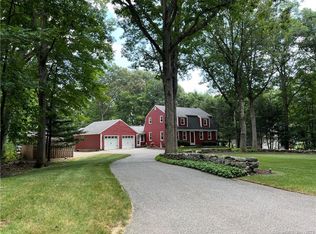 10 Blueberry Ln, New Hartford, CT 06057