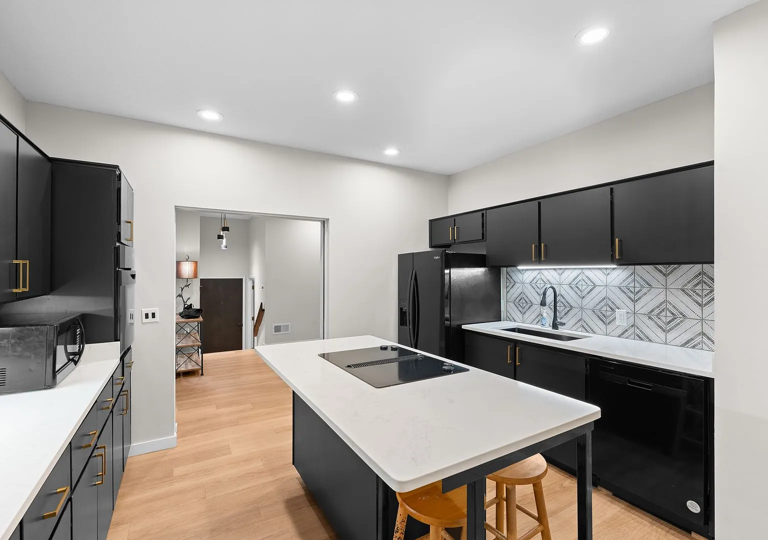 211 Wendwood Dr. — Photo 1