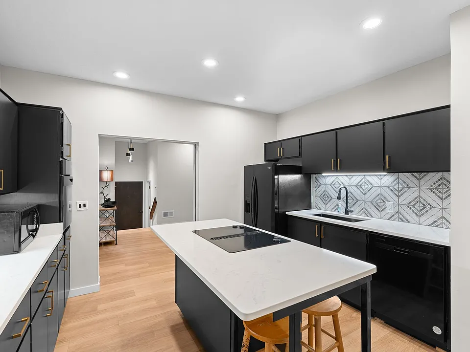 211 Wendwood Dr