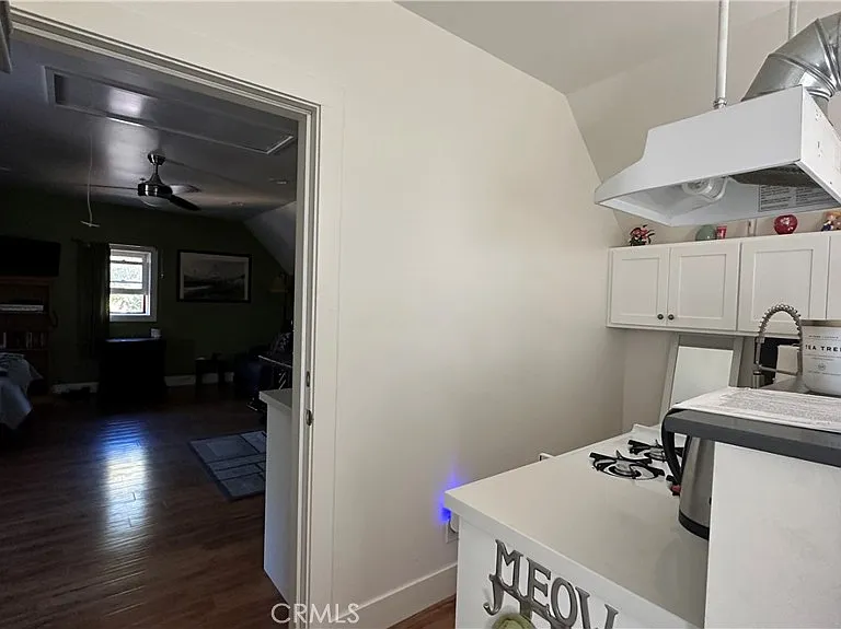 927 6th St #927 — Photo 13