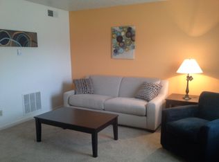 5405 Warwickshire Dr, Louisville, KY 40213