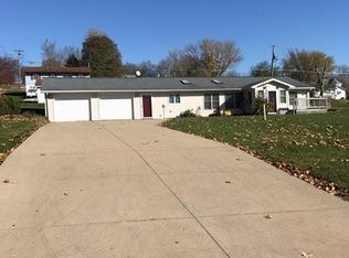 611 W Walnut St, Eldon, IA 52554