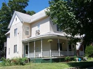 220 S 8th St, Monmouth, IL 61462