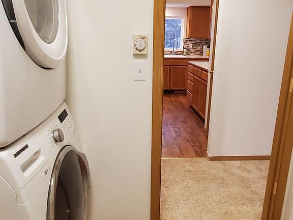 Samsung washer and dryer included