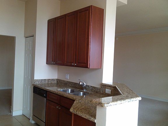 2nd image of 3001 NE 185th St APT 306