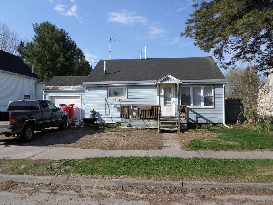 1st image of 924 Cedar St