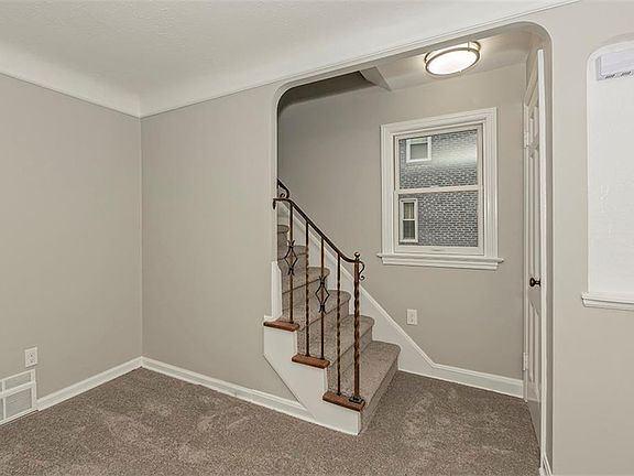 4th image of 4815 Edsal Dr