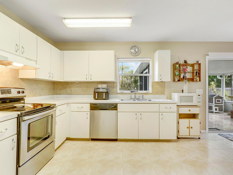 1st image of 1042 SW Coleman Avenue