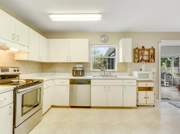 1042 SW Coleman Avenue, Port St Lucie, FL 34953